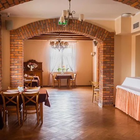 Przedzamcze מלון ג'יאלדובו