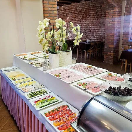 מלון Przedzamcze 3*