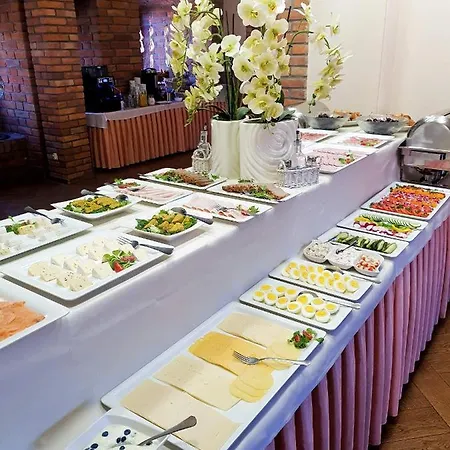 מלון Przedzamcze ג'יאלדובו